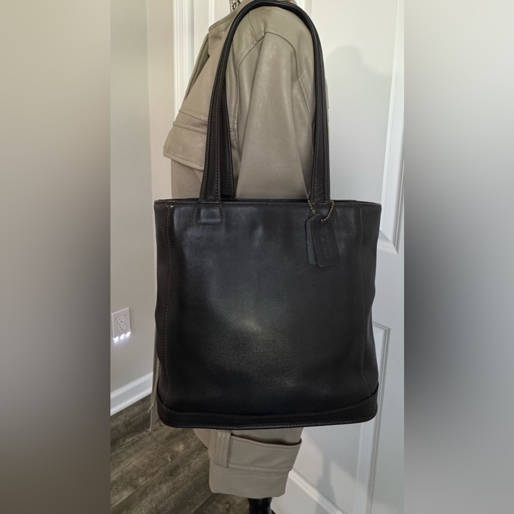 Vintage Coach 9035 Bleeker Bucket Tote Black